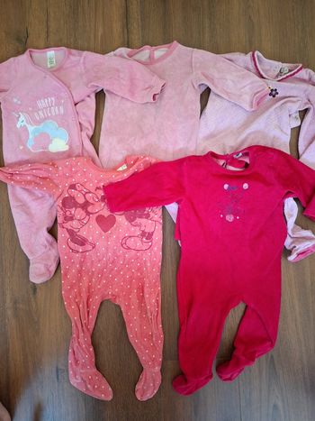 Lot 5 pyjamas roses