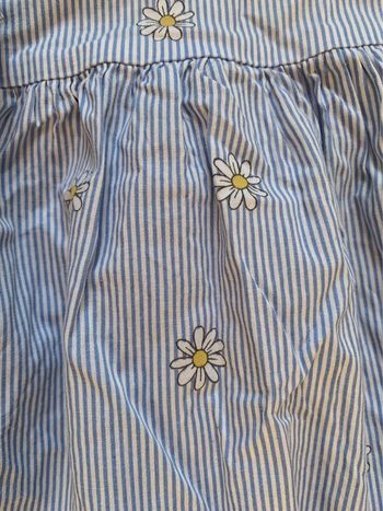 Jolie robe bleu avec pâquerettes H&M 8/9 ans