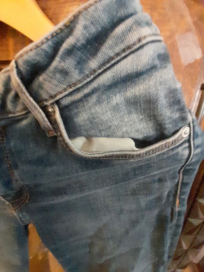 Jeans bleu délavé - photo numéro 2