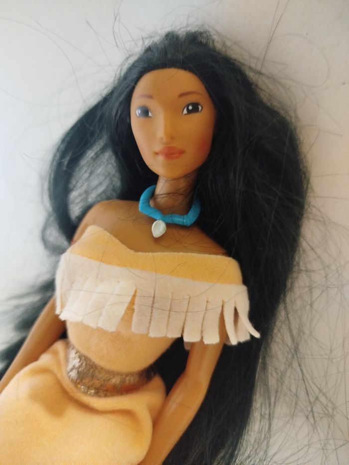 Poupée Pocahontas et sa machine à tresses - Vintage 90's - photo numéro 3