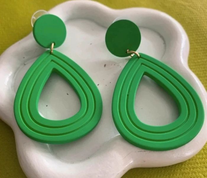 Boucles d’oreilles pendantes goutte d’eau vertes - photo numéro 2