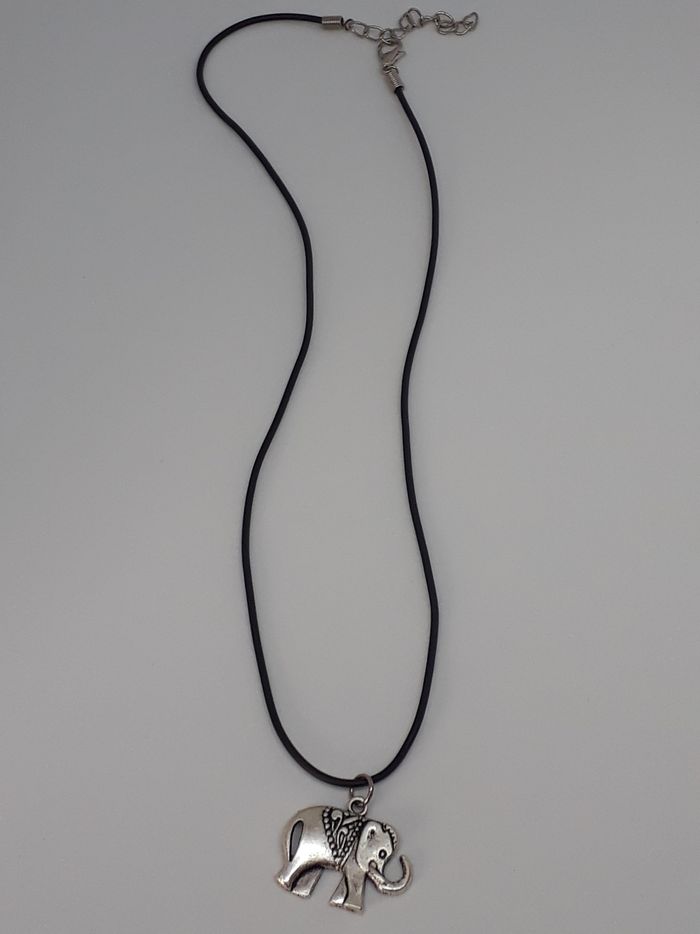 Collier éléphant - photo numéro 4