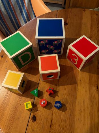 Cubes d’activité en bois