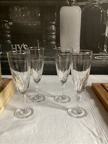 4 flutes à champagne Luminarc modele Flamenco 