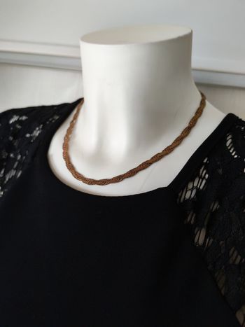 Chaîne en métal dorée plate maille type serpent