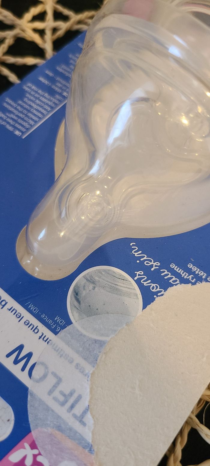 Tétine silicone lait maternel 0 à 6 mois TIGEX Multiflow anticolique - photo numéro 3