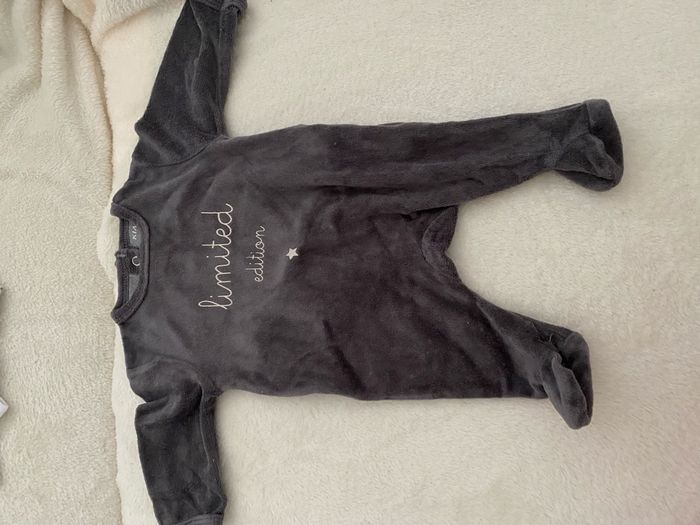 Lot 3 pyjama 1 mois - photo numéro 3