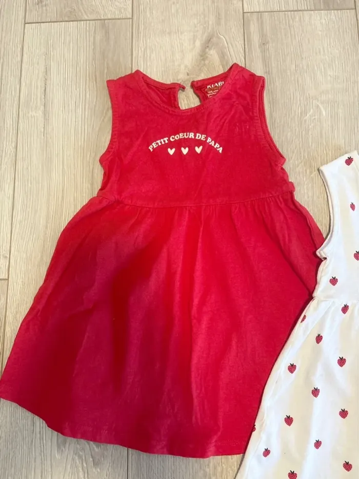 Lot robe 18mois Kiabi - photo numéro 2