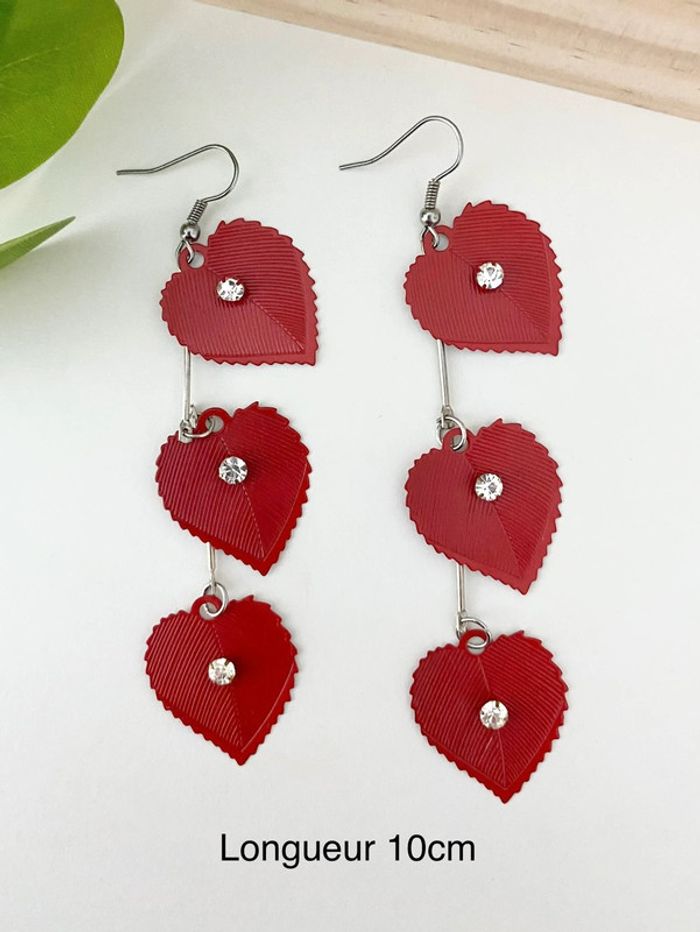 Boucles d’oreilles légères - strass et cœur - neuves - photo numéro 4