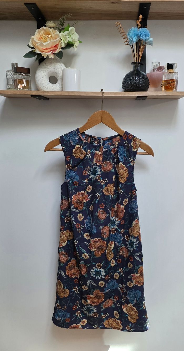 Mango MNG Collection Robe Courte Violette Bleue Imprimé Floral sans Manches Taille 34 XS - photo numéro 1