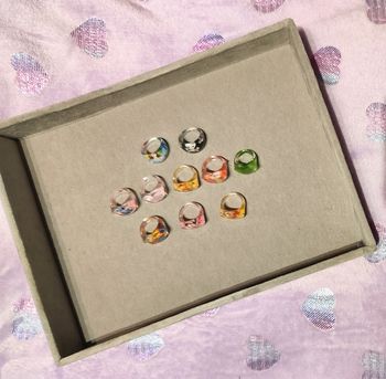 Lot de 10 bagues plastiques pour enfants numéro 2