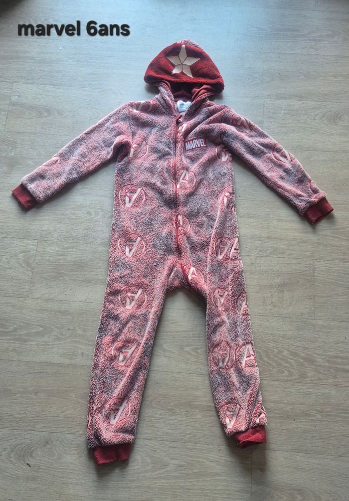 Combinaison pyjama marvel