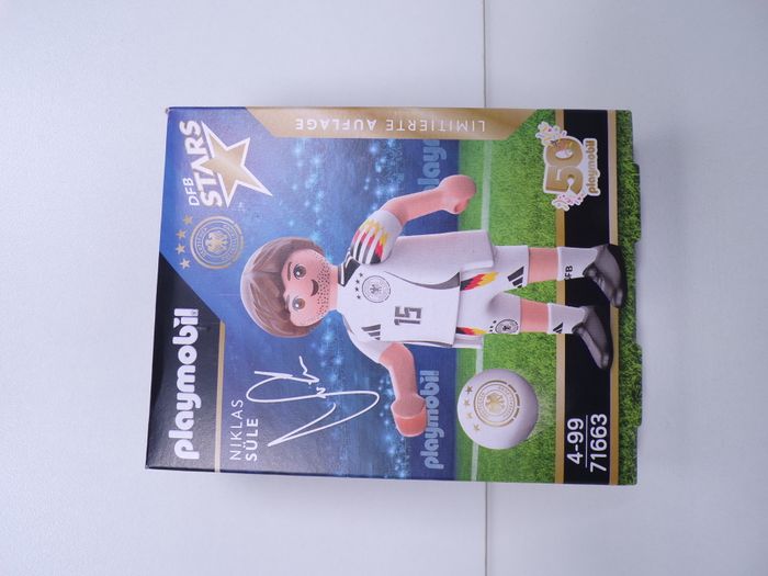 Figurine football Playmobil 71663 - DFB Stars - Niklas Süle (J29) - photo numéro 1