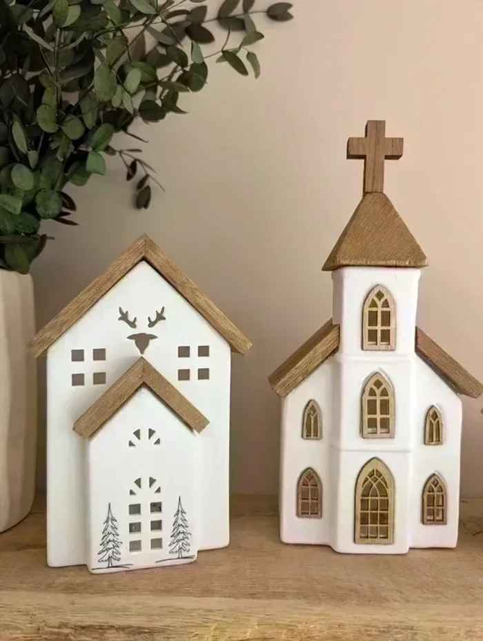 Jolie église lumineuse en céramique et en bois avec éclairage led - NEUVE - photo numéro 2