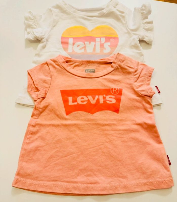 2 tee-shirts Bébé