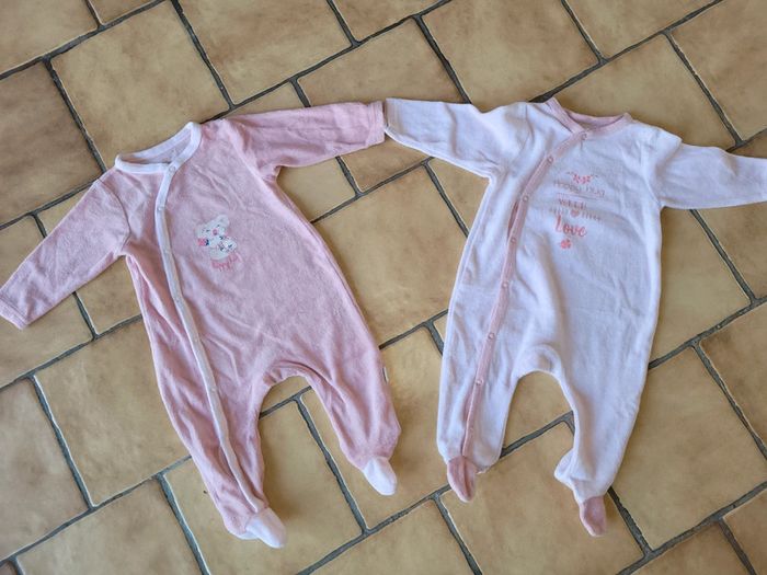 Lot pyjamas 1 pièce 6 mois