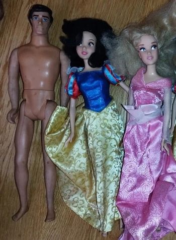 Lot 3 poupée Disney style barbie dolls