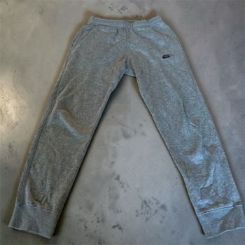 Bas ; jogging gris Nike en excellent état 