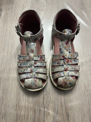 Sandale fleurie 26