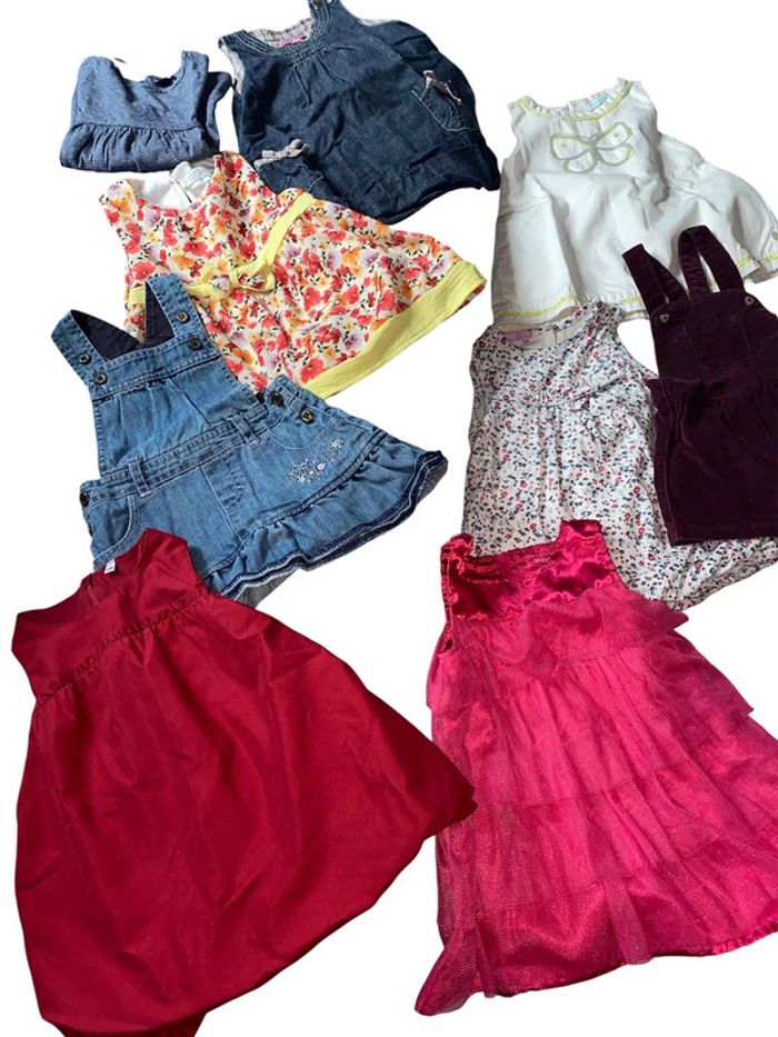 Lot trentaine de vêtements fille taille 6 mois - photo numéro 3