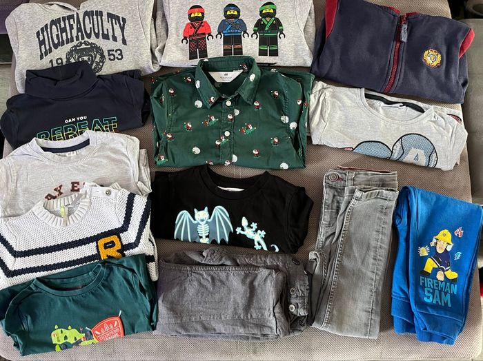 Lot de vêtements garçon taille 4 ans