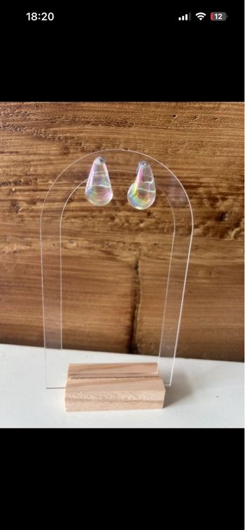 Boucle d’oreille femme goutte transparente