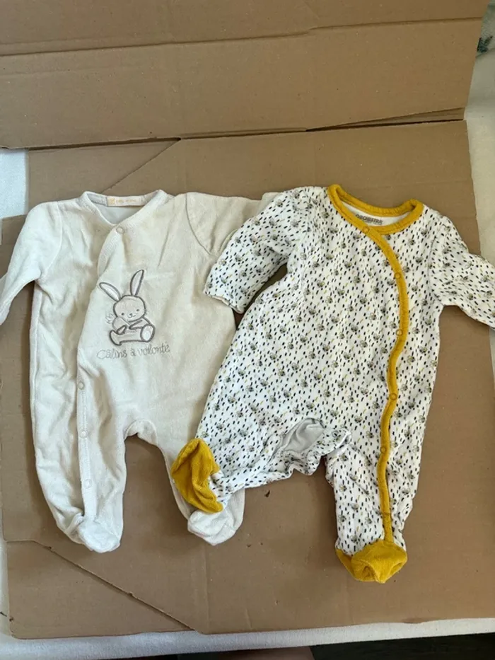 Lot de 24 vêtements 1 mois - photo numéro 2