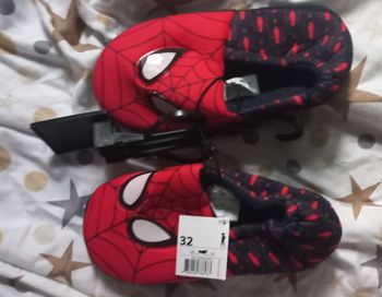 Chaussons Spiderman taille 32