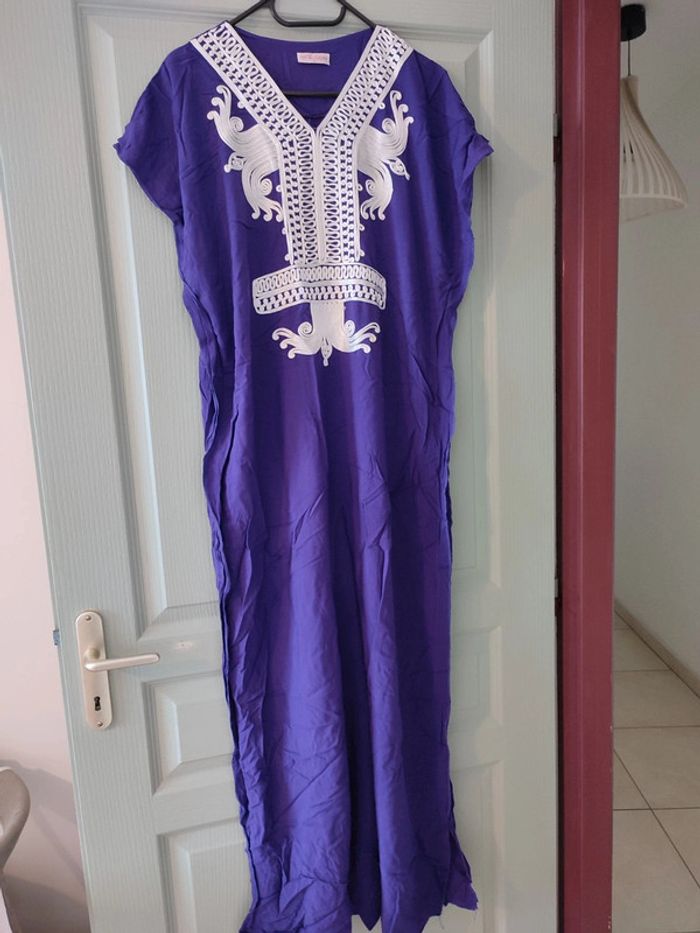 Robe arabe violette (gandoura)