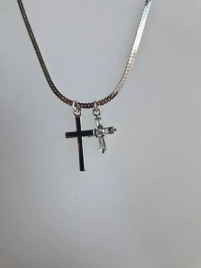 Collier fantaisie argenté pendentifs double croix