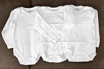 Lot de 3 bodys neufs 36 mois