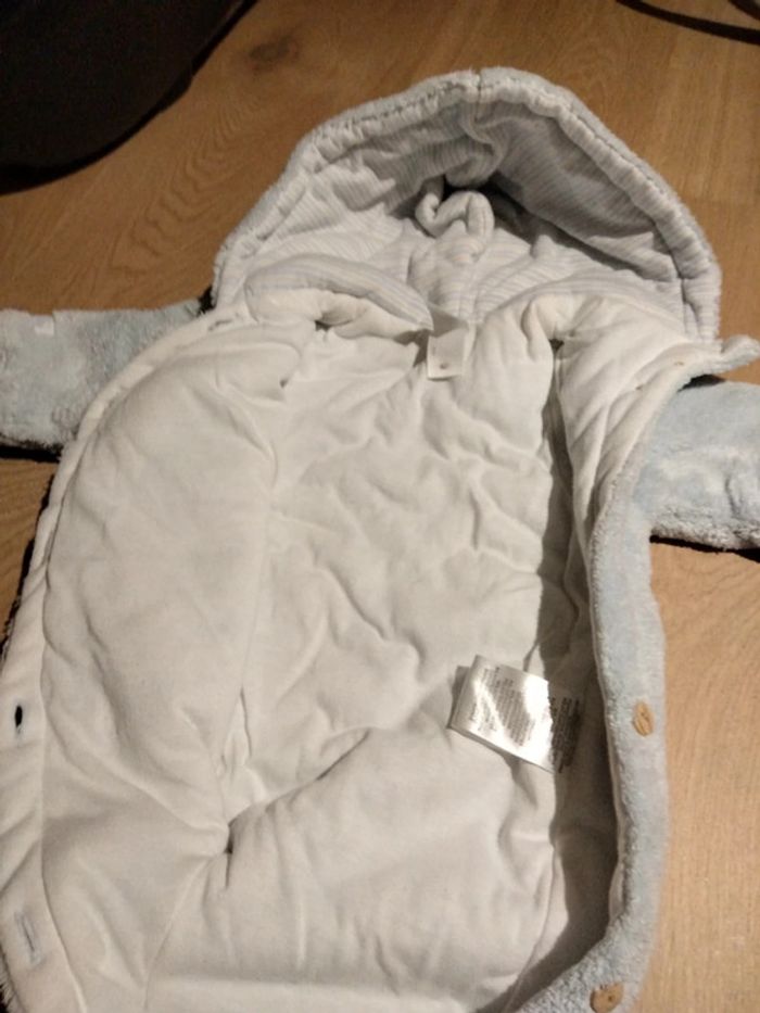 Combinaison bleue 1 mois - photo numéro 3