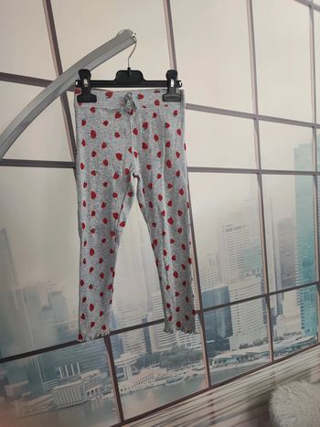 Legging côtelé gris motif fraise taille 5 ans