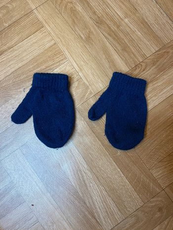 Paire de Gants bleu marine taille 12/24 mois