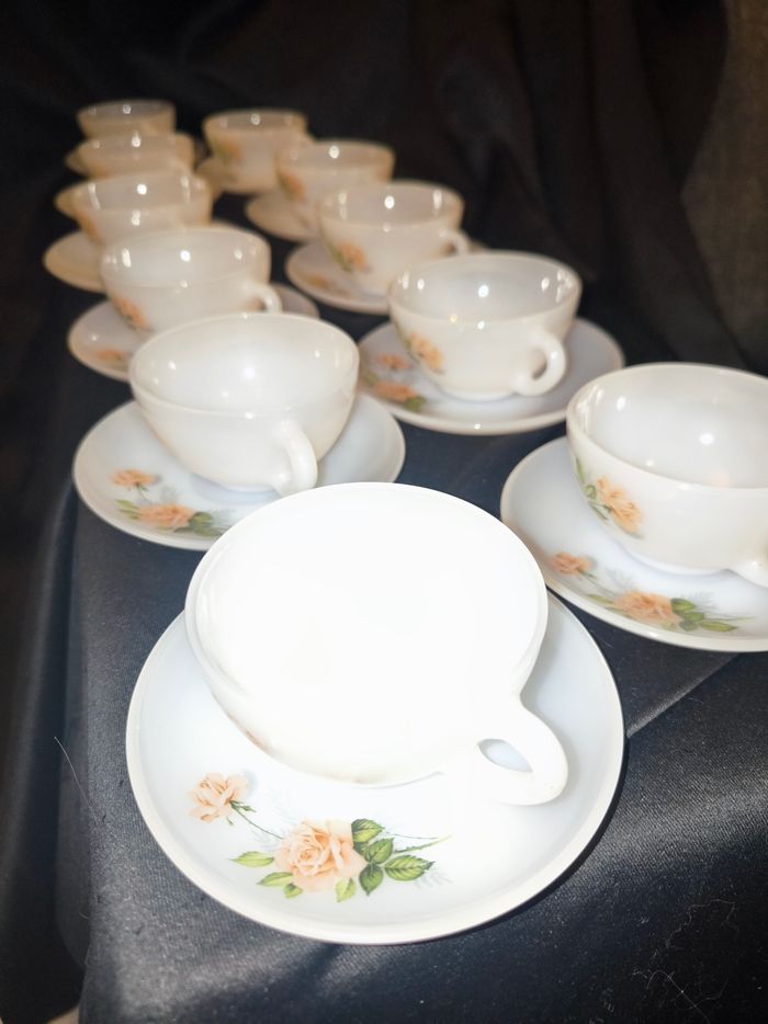 Magnifique Service à Thé/Café Vintage Arcopal - Modèle "Rose Pêche" vintage années 60/70 - photo numéro 2