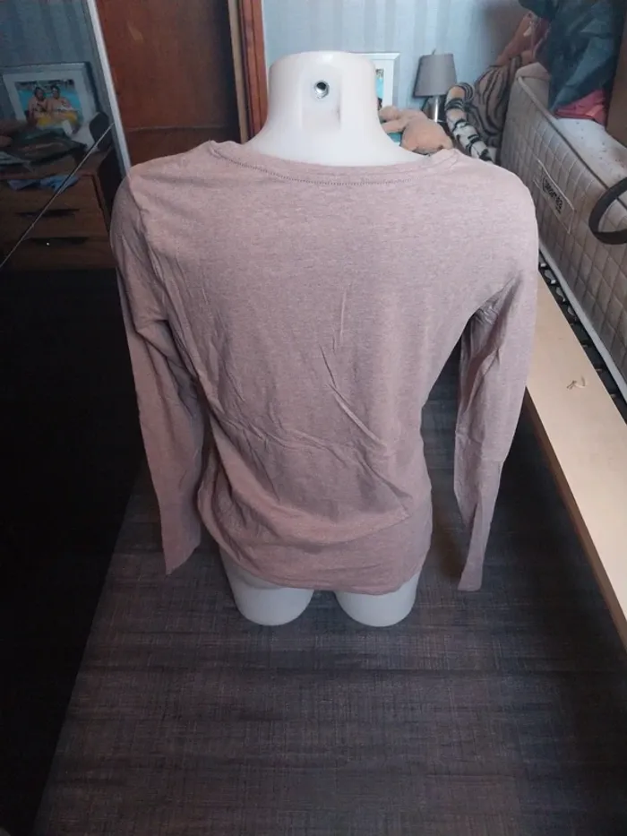 Pull beige leger col rond C&A taille M assez long - photo numéro 3