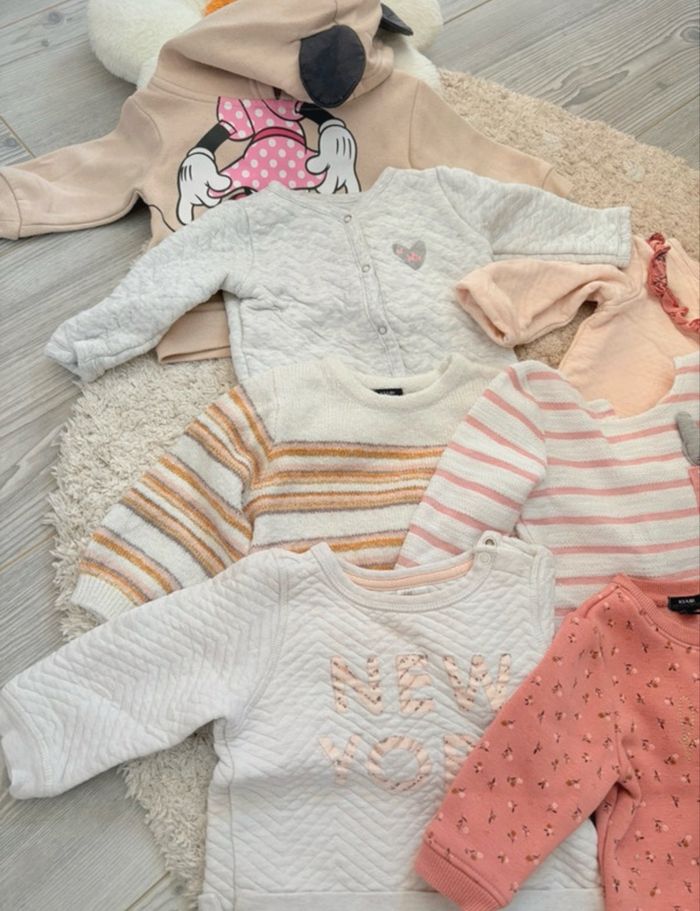 Lot sweats fille 6 mois - photo numéro 2