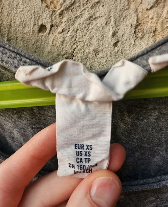 T-shirt gris moulant manche courte - photo numéro 3
