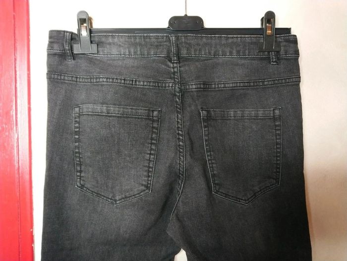 Superbe jeans gris à bandes taille 44/46 marque Esmara - photo numéro 9