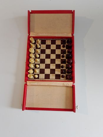 Jeu d'échecs de voyage RoMaT aimanté 