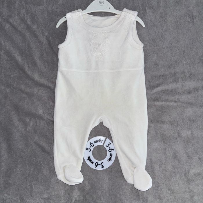 Combi avec pieds bébé fille 3 mois