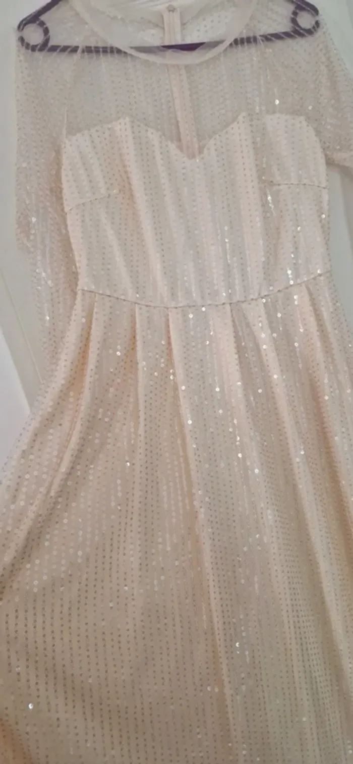 Robe de soirée tulle et sequins - photo numéro 2