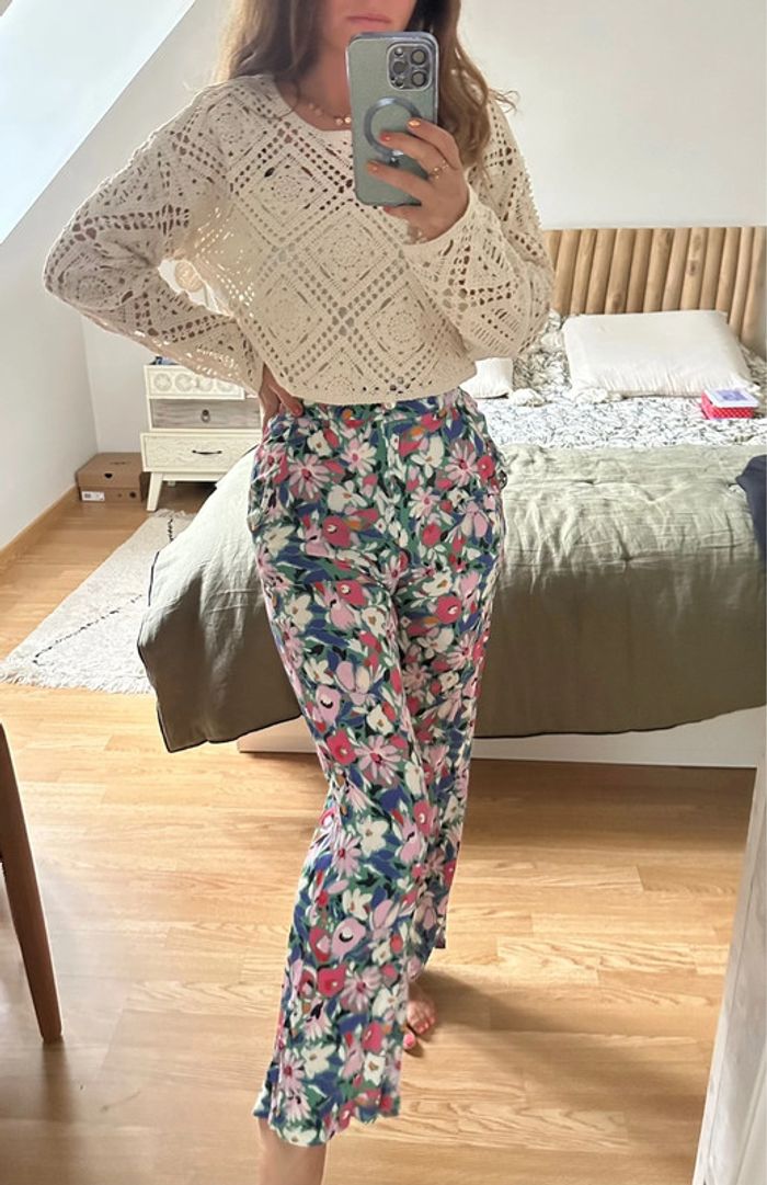 Pantalon fleuri rue des abbesses 🌸 - photo numéro 2