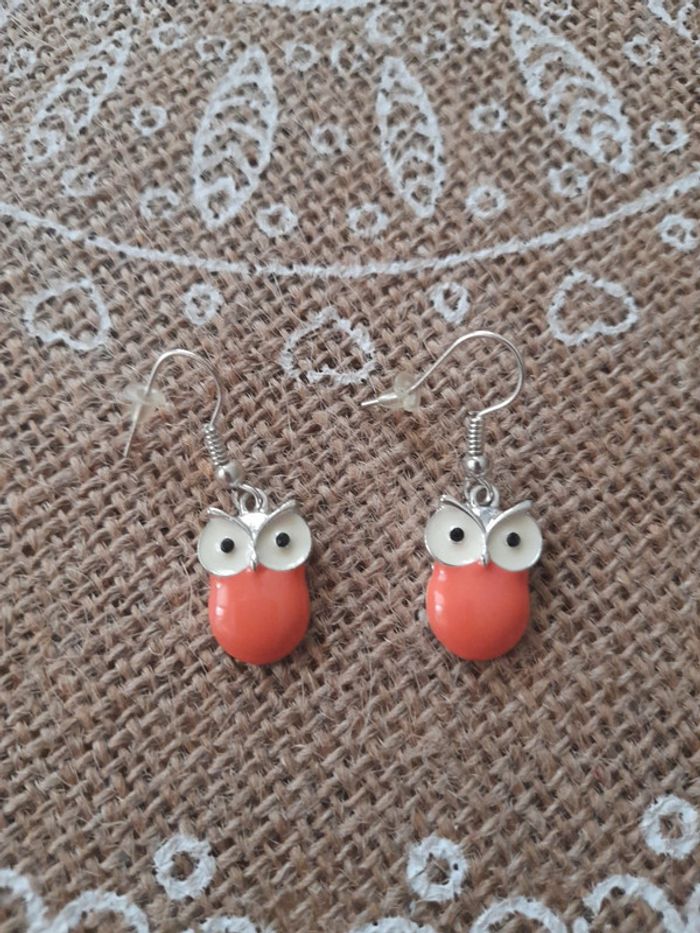 Boucles d'oreilles hiboux corail/ blanc