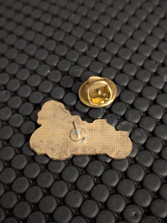 Pin's Mario voiture Nintendo - photo numéro 2