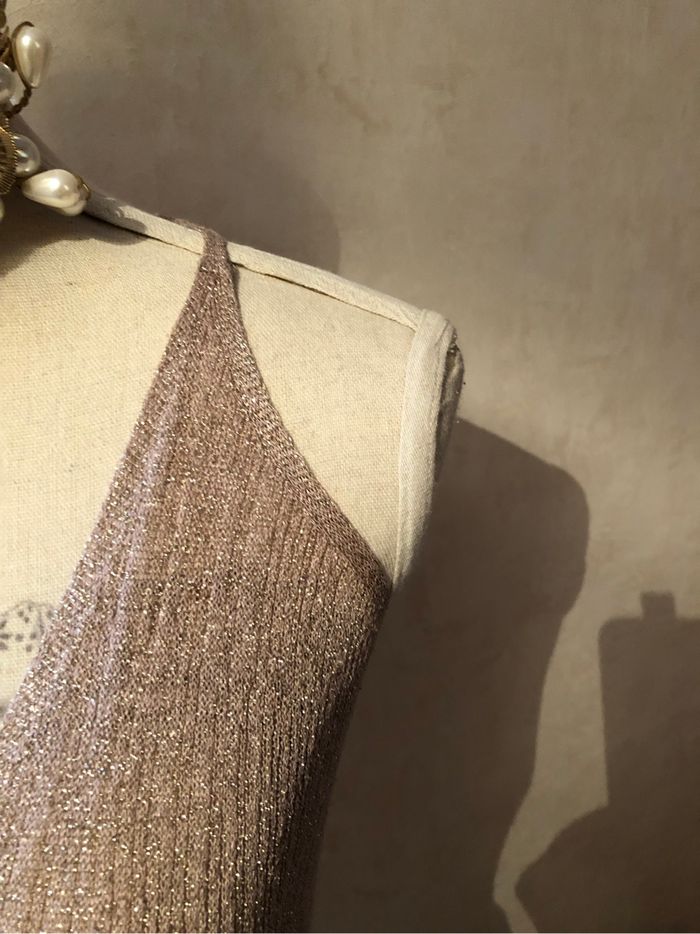 Très jolie robe beige doré - photo numéro 3