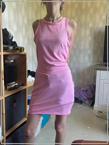 Robe rose flashy taille 14ans marque shein