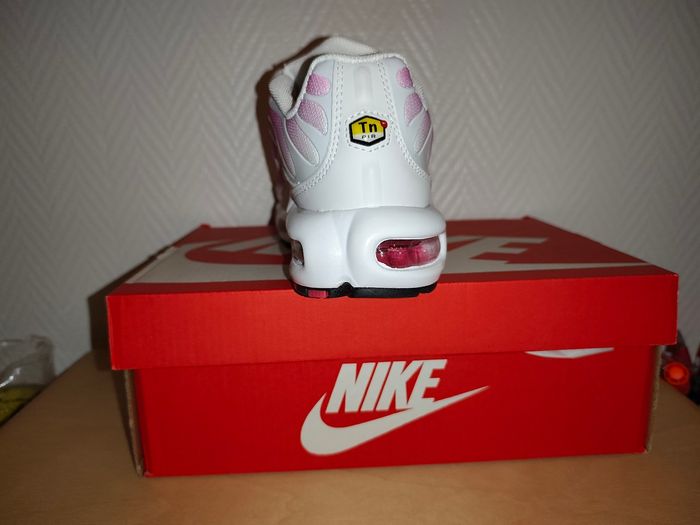 Nike air Max plus taille 38 neuf avec étiquette et emballage. - photo numéro 6