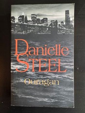 Livre danielle steel ouragan
