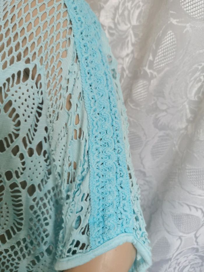 Top ajouré bleu turquoise. Taille M /L - photo numéro 3